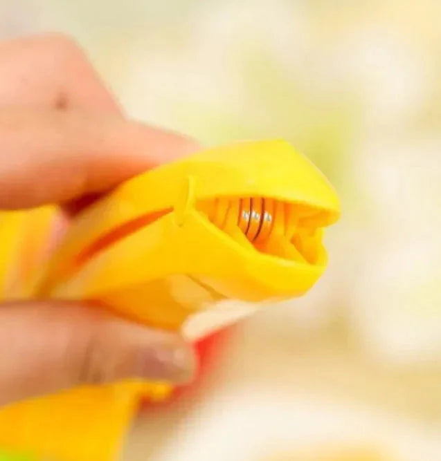 Easy-Use Banana Cutter Anti Spier