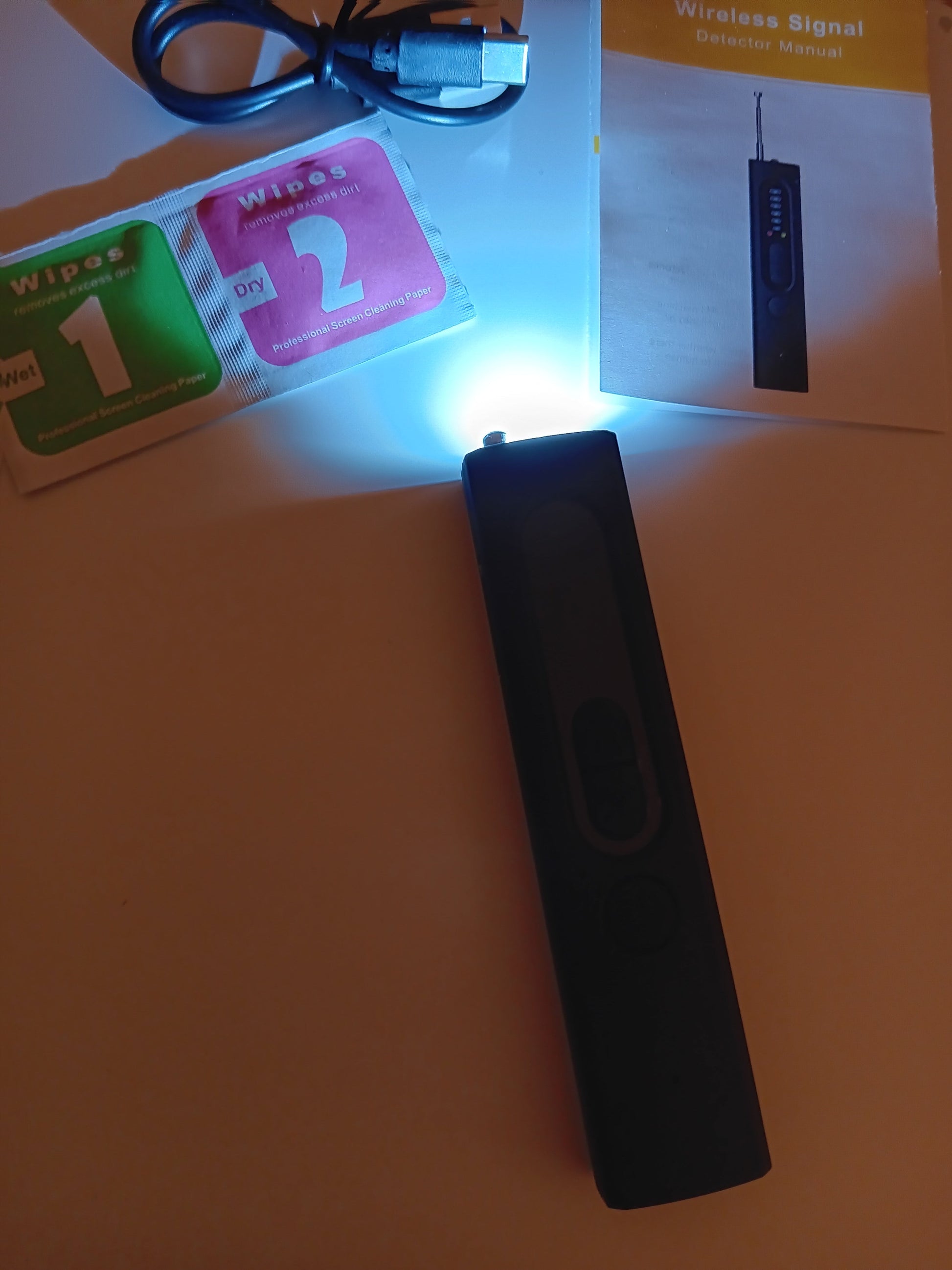 Spystopper Pro - Instant Hidden camera, microphone, gps surveillance tracker detector - Anti Spier 