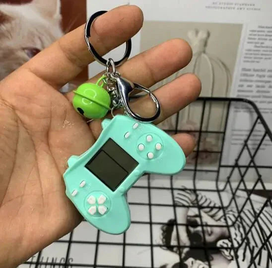 Retro Game Console Keychain Built-in 7 Games Anti Spier