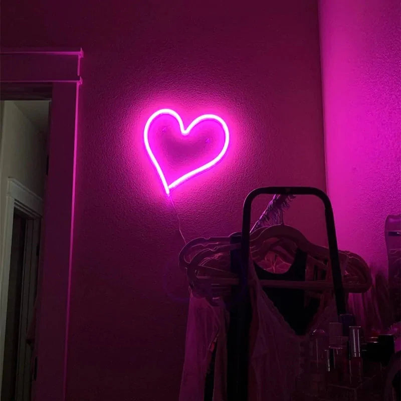 Big Heart Shape Neon Sign Wall Hanging Light - 38cm, USB Powered Anti Spier
