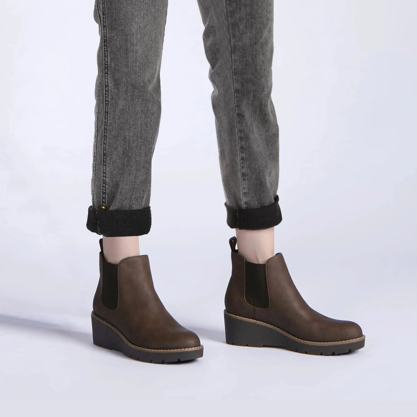 Athlefit Women's Chelsea Wedge Boots Elastic Platform Lug Sole Slip on Wedge Ankle Booties 6.5 Brown Anti Spier